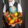 Съедобный букет на 1 сентября с глобусом